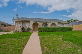 Building Photo - 8119 La Roche Ln