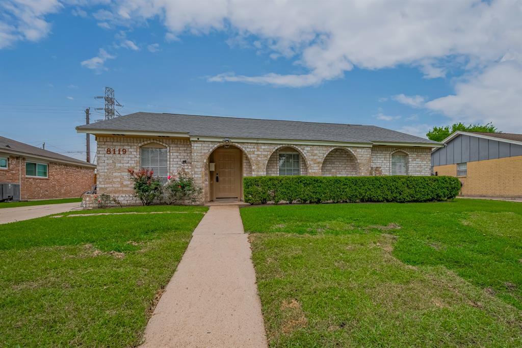 Foto principal - 8119 La Roche Ln