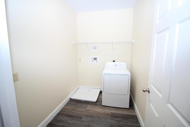 Foto del edificio - 1665 Kenton Rd