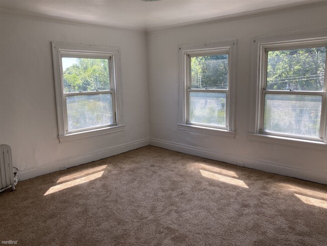 Building Photo - 2 br, 1 bath Duplex - Crafton Heights Clos...