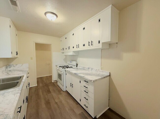 Foto del edificio - 2559 Ballantyne Dr