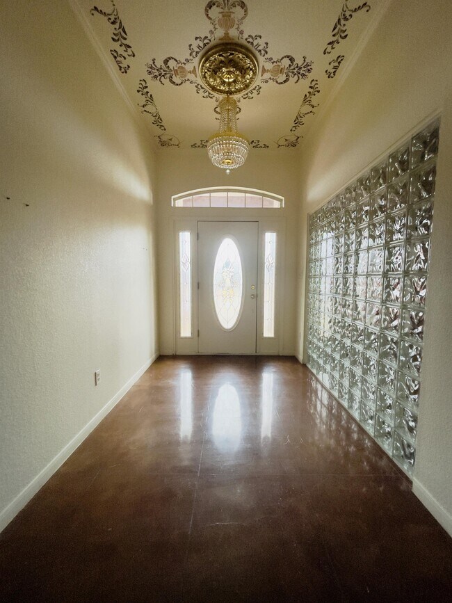 Building Photo - 2208 Excel Dr