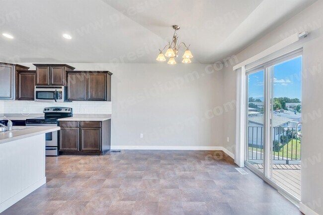 Building Photo - 521 N 1110 W