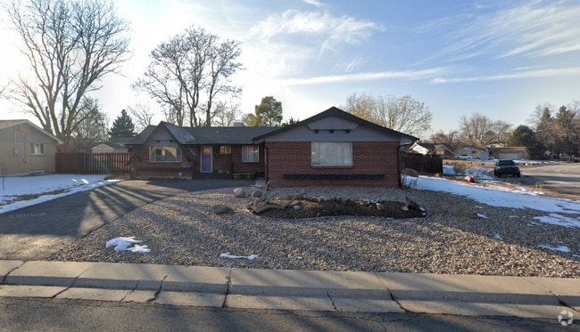 Building Photo - 6033 Nelson St