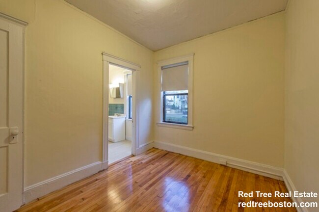 Foto del edificio - 24 Hamilton Rd