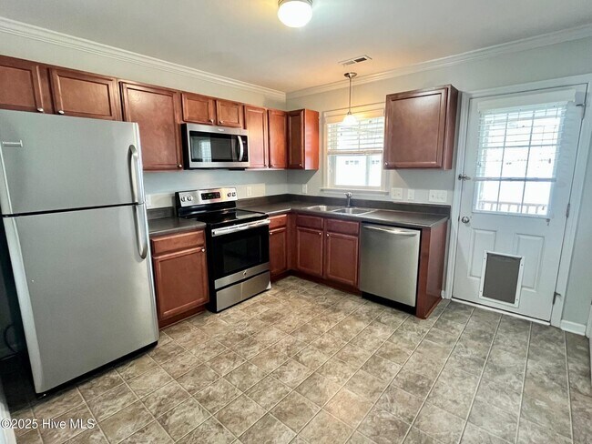 Building Photo - 227 Glenhaven Ln