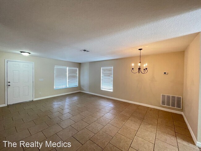 Building Photo - 3 br, 2 bath House - 696 Skyridge Rd