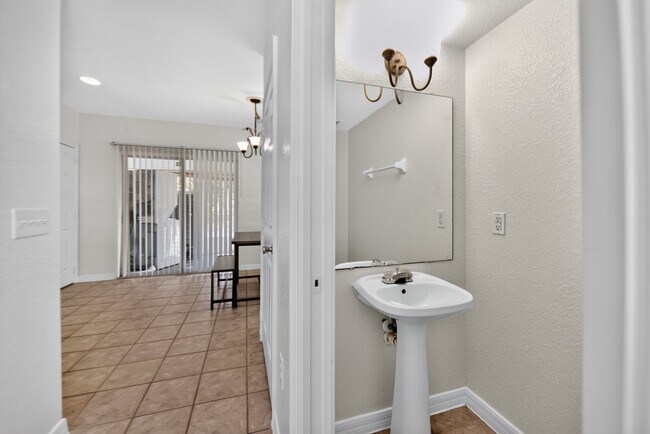 Building Photo - 4214 Plantation Cove Dr