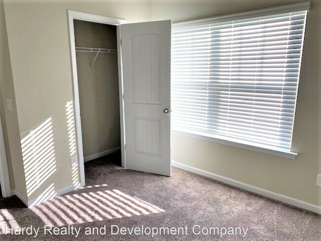 Building Photo - 3 br, 2 bath House - 8 Cottonwood Circle