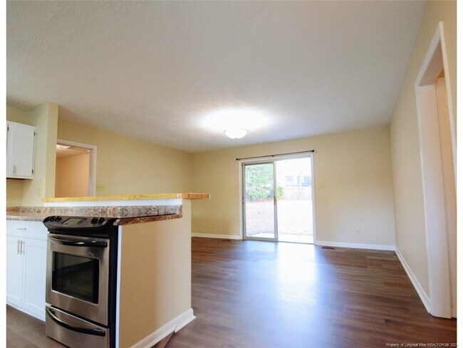 Foto del edificio - 1405 Pamalee Dr