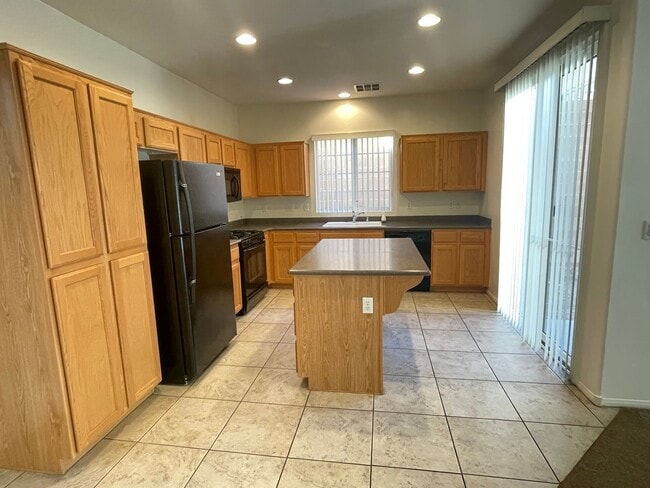 Building Photo - 9861 Iris Valley St