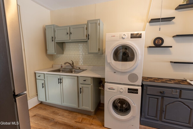 Foto del edificio - 301 South Main St