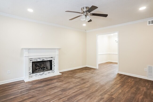Building Photo - Charming Brick Style Ranch