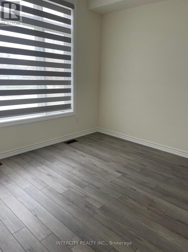 Building Photo - 5 Ravenbury St