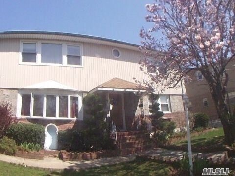 Foto principal - 199 Willis Ave.