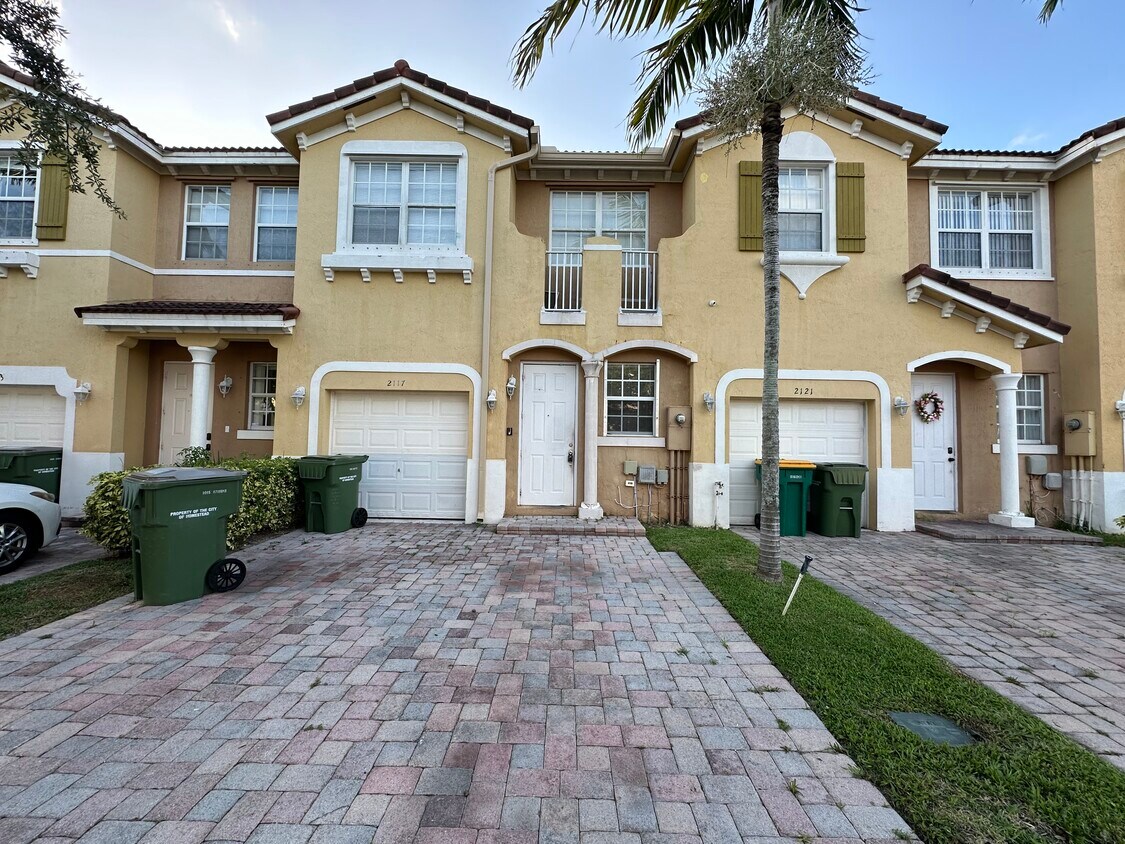 2117 NE 3rd Ct, Homestead, FL 33033 Townhome Rentals in Homestead FL
