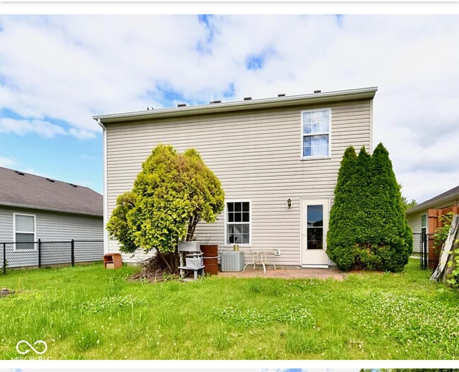 Foto del edificio - 5302 Cliff Ridge Dr