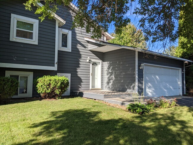 Foto del edificio - 5796 Cedarwood St NE