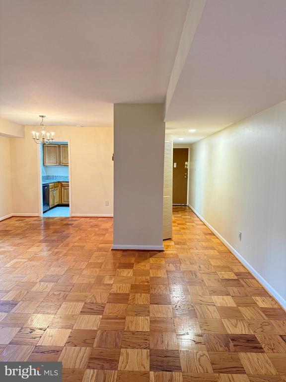 Foto principal - 10613 Montrose Ave