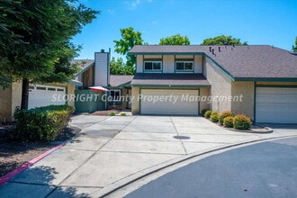 Building Photo - 1351 Royal Way