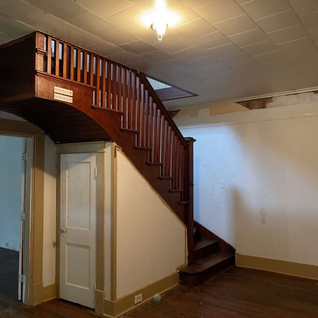 Building Photo - 112 Linderman Ave