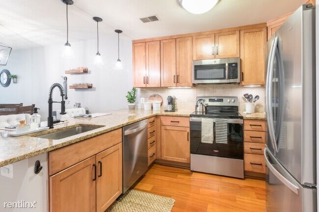 Foto del edificio - 888 N Quincy St