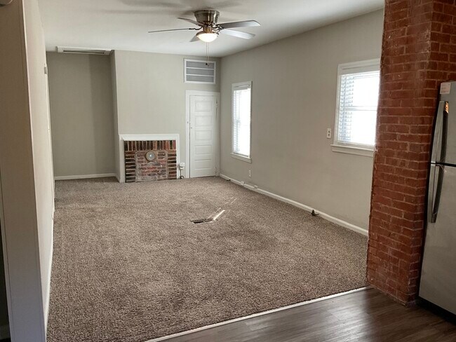 Foto del edificio - NOW OFFERING FIRST FULL MONTH FREE IF MOVE...