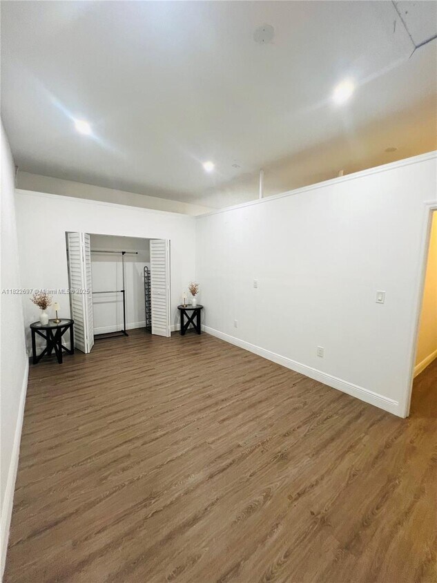 Foto principal - 550 NW 20th St