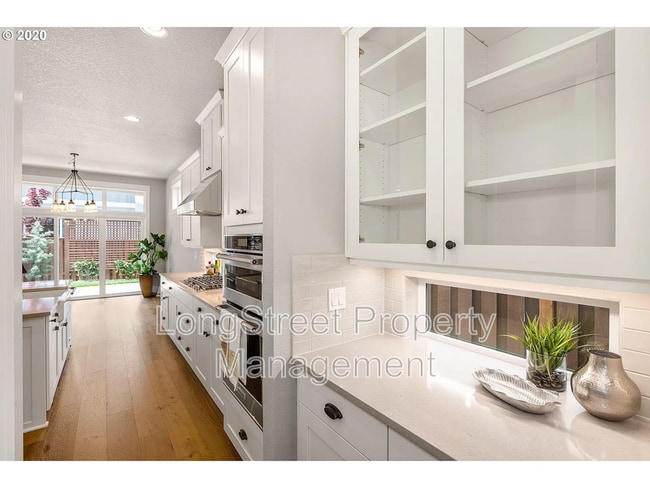 Foto del edificio - 4447 NW Woodgate Ave