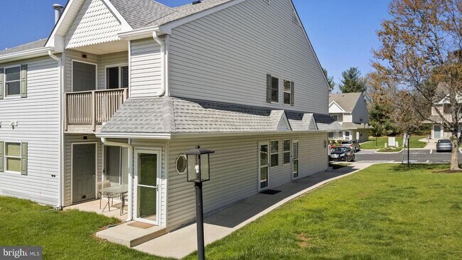 Building Photo - 1008 Horseshoe Dr