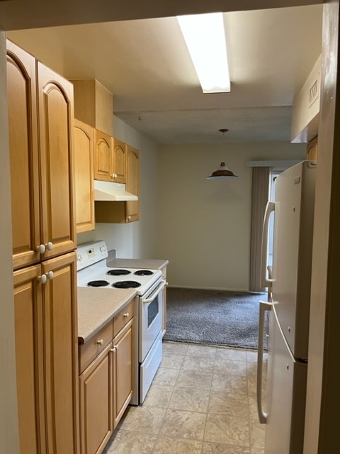 Primary Photo - 145 Hurlbut St