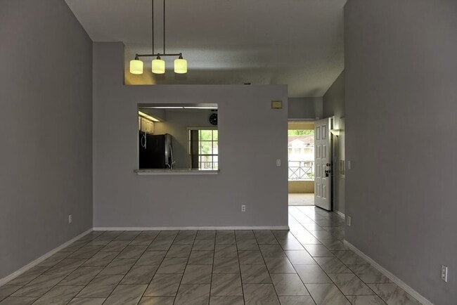 Building Photo - Lakewood Condominiums at Meadow Woods