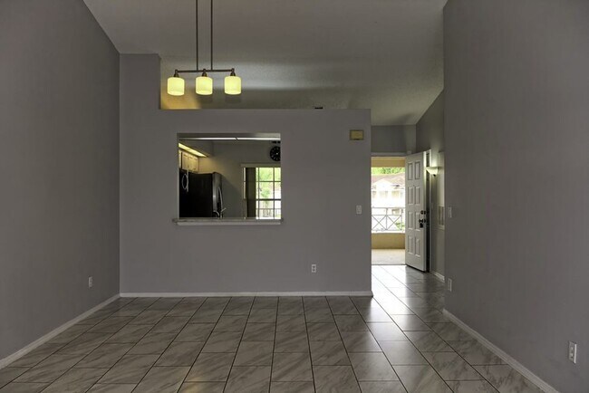 Foto del edificio - Lakewood Condominiums at Meadow Woods