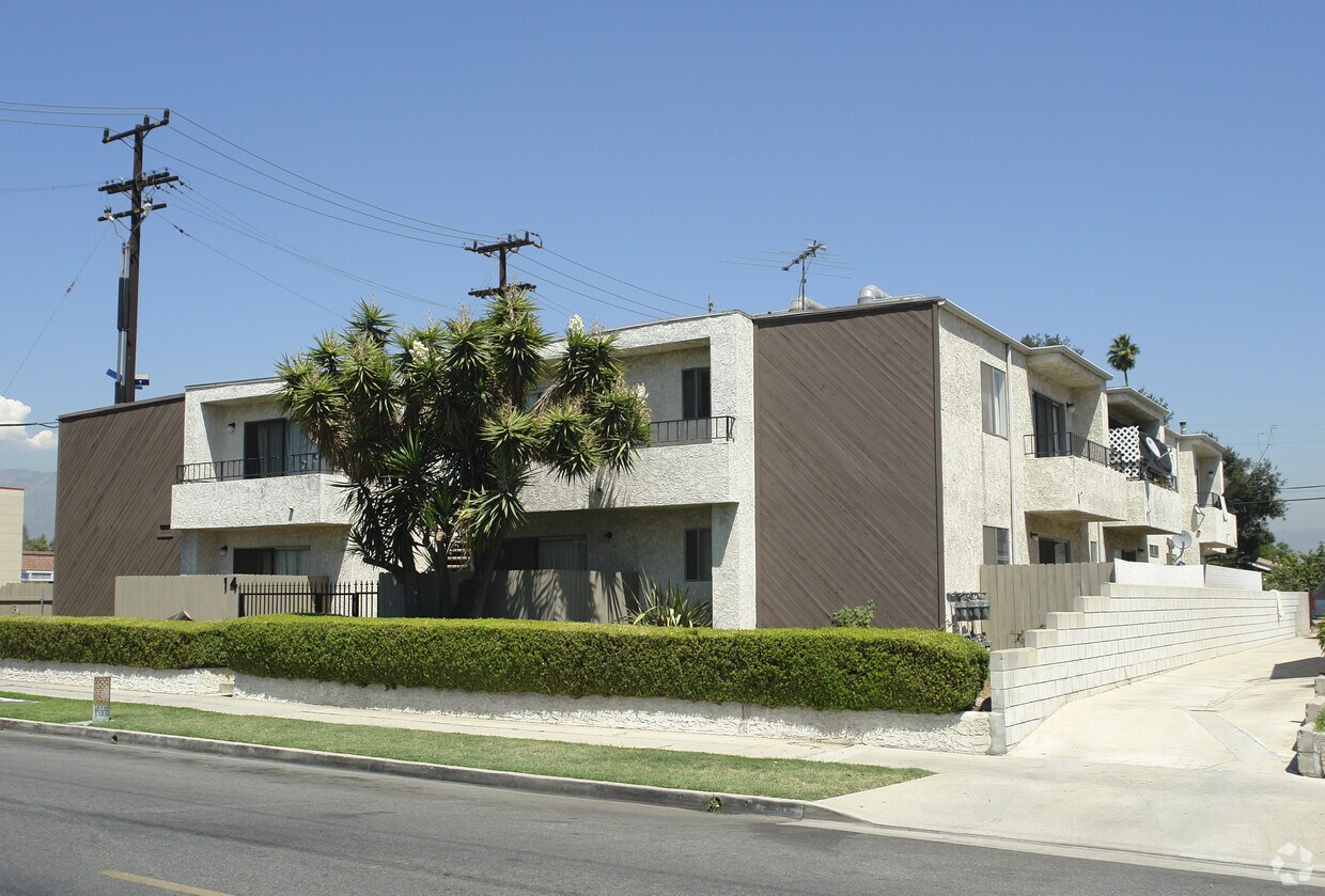 Primary Photo - 14 S Almansor St