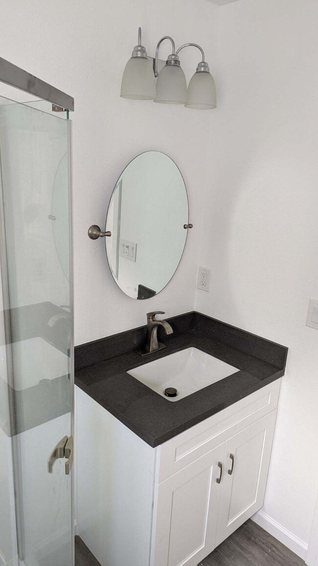 Building Photo - 11837 Daphne Ave