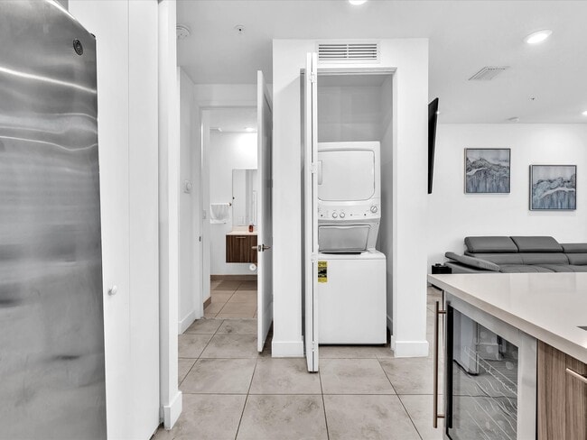 Building Photo - 6410 NW 102nd Path