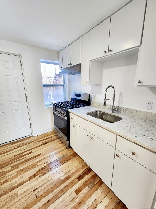 Foto del edificio - 930 Wethersfield Ave