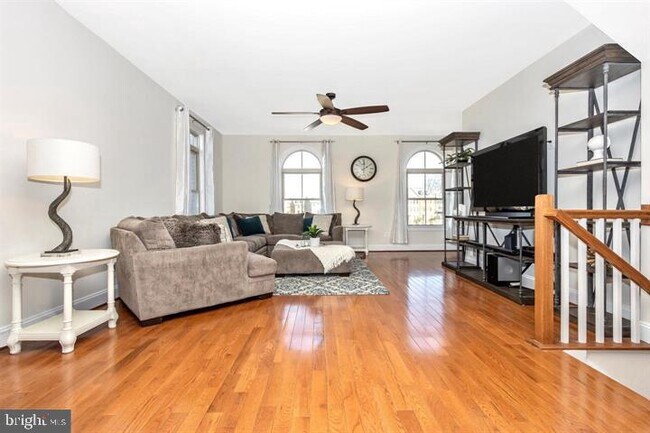 Foto del edificio - 9112 Kenway Ln