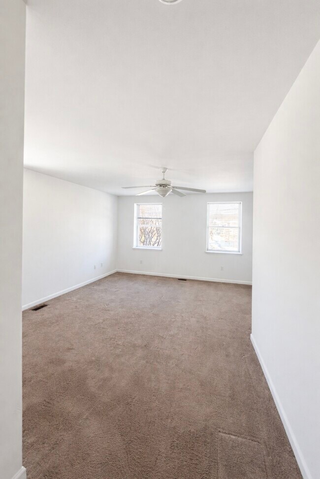 Dormitorio #1 - 101 Main St