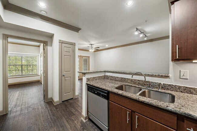 Foto del edificio - Move In Easy — $0 Deposit!