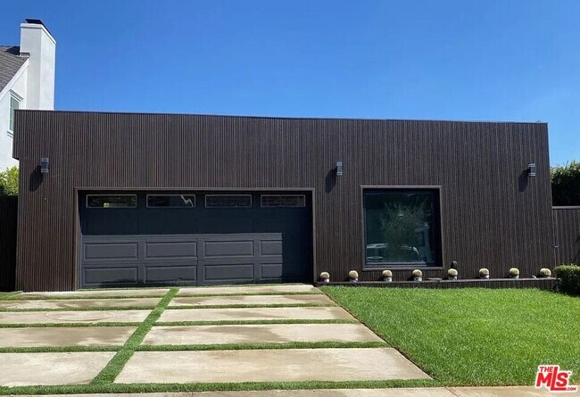 Foto del edificio - 418 N Bowling Green Way