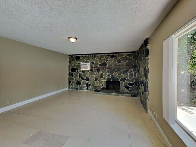 Foto del edificio - 2240 NE 62nd St