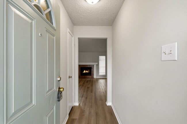 Foto del edificio - 1310 Mossridge Dr