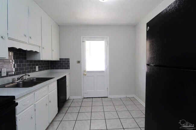 Foto del edificio - 10151 Guidy Ln