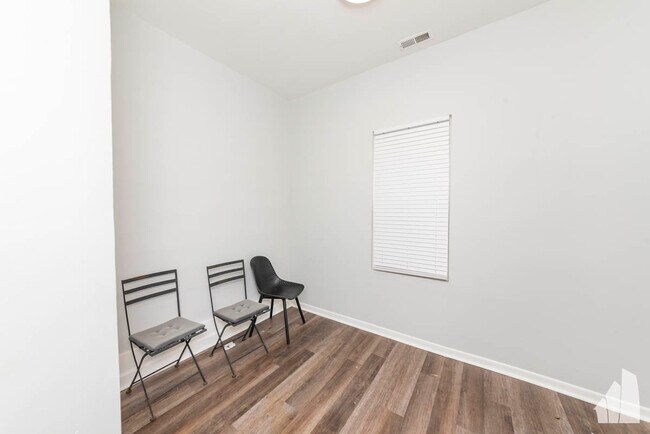 Building Photo - 957 N Wolcott Ave