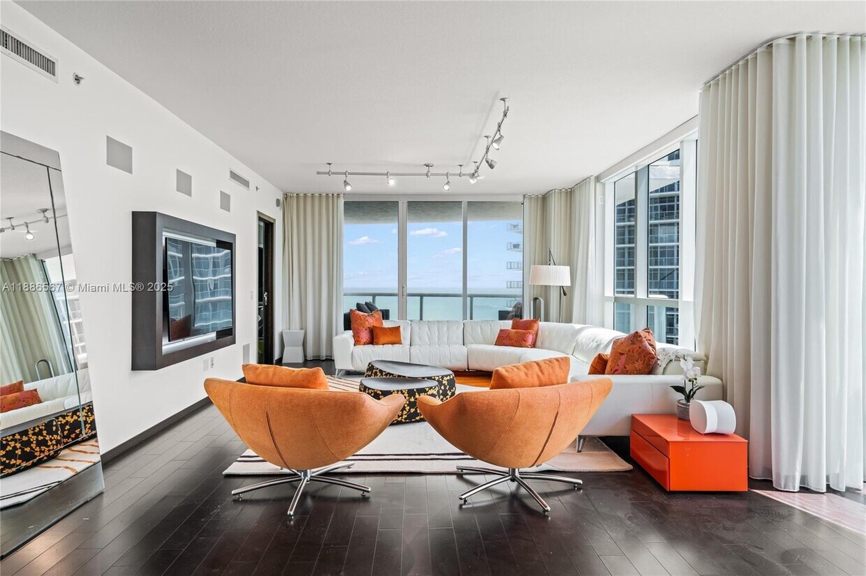 Foto principal - 3801 Collins Ave