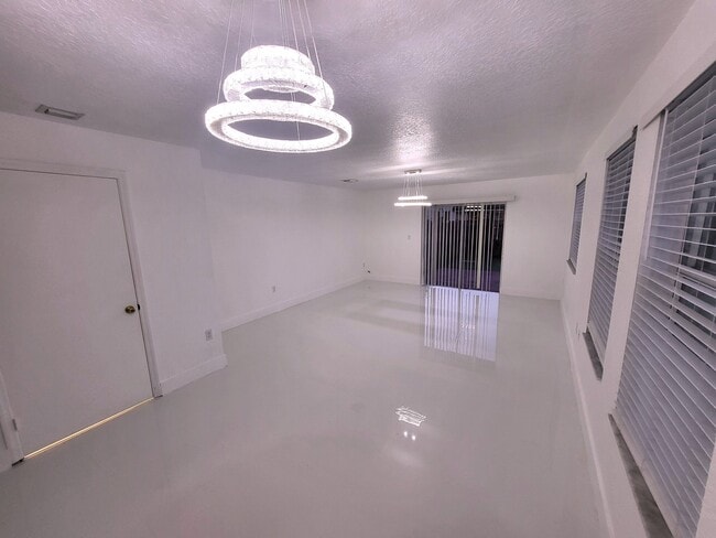 Foto del edificio - 19340 SW 103rd Ct