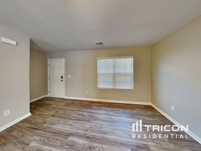 Foto del edificio - 4912 Magnasco Ln