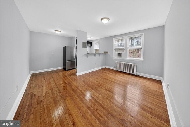 Foto del edificio - 4703 Ravenswood Rd