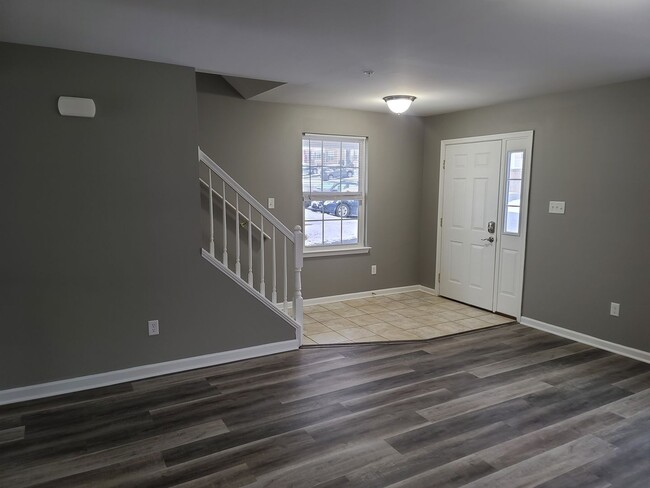 Building Photo - 3 Bedroom 2.5 Bath Townhome in Waynesboro PA
